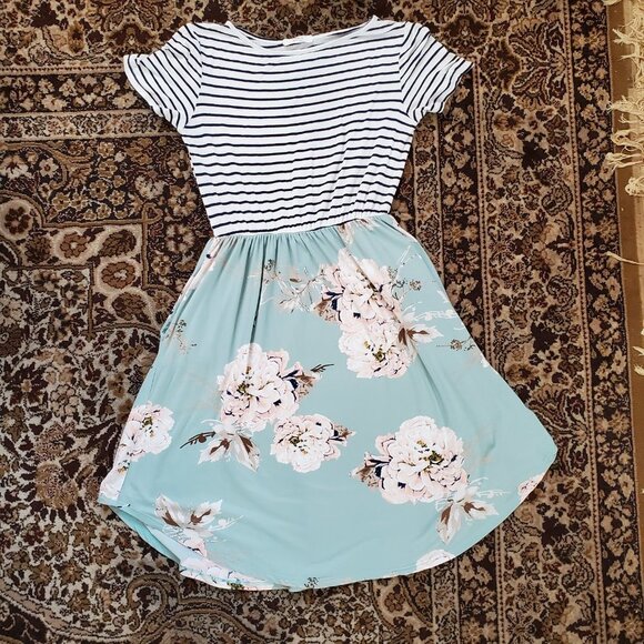 A.gain Made IN USA Floral Dress with Pockets Small - Picture 5 of 11